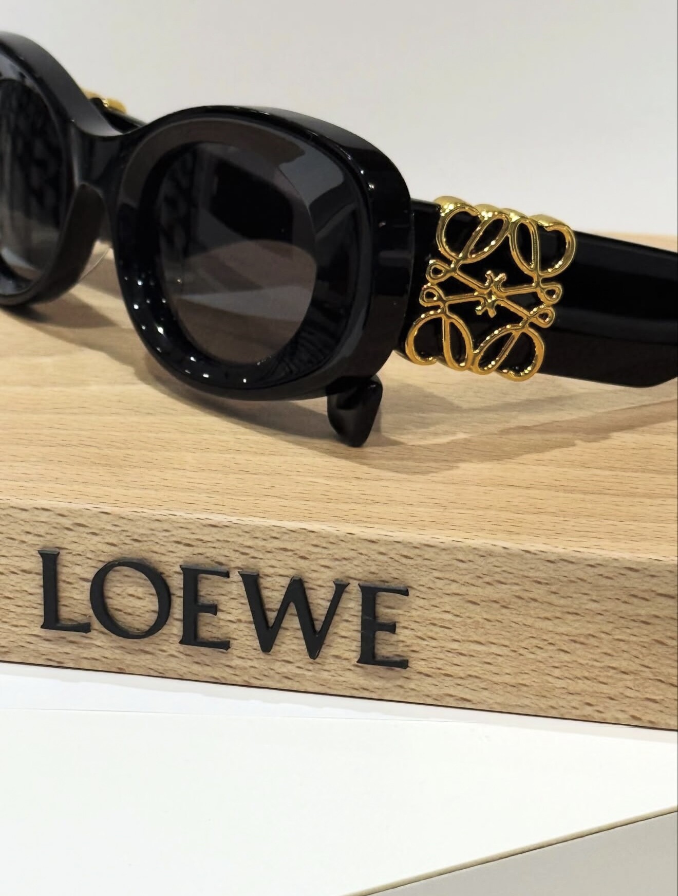 LOEWE ロエベ サングラス入荷しました🙌✨ | ショップニュース