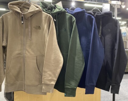 ノースフェイス　パーカー入荷！