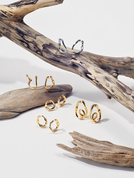 Summer 2023 Collection "Hug Earring"