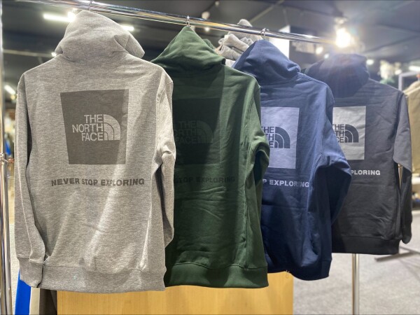 THE NORTH FACE　スウェットパーカ！