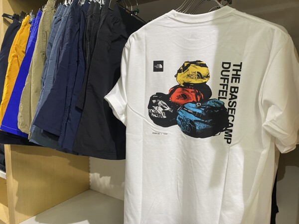 ノースフェイス新作Tシャツ入荷しました～💛