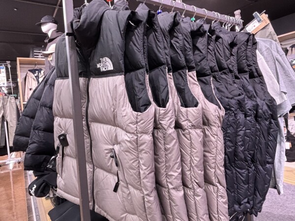 大人気のノースフェイスヌプシダウン入荷致しました♪