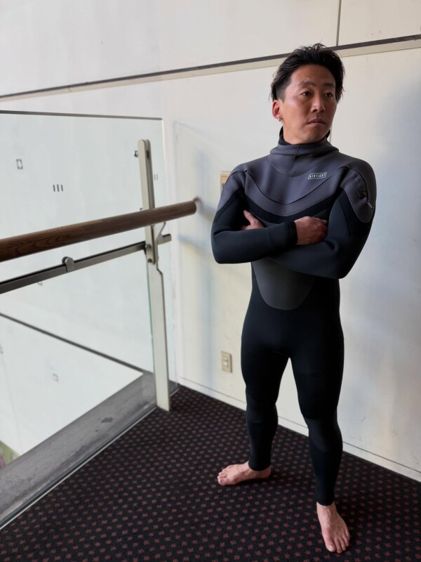 【AIRTIGHT】 ームラサキスポーツ限定一 "EDGE HOODED5x3mm"