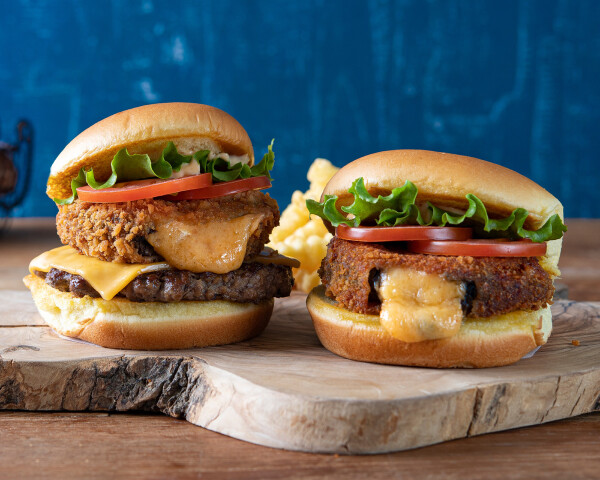 【 食欲の秋にお勧め！ 】とろけるチーズとキノコを楽しむ人気バーガー！