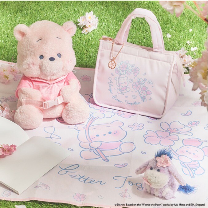 プーさんと仲間たちやディズニーキャラクターをデザインした、桜をテーマにした新コレクションが登場